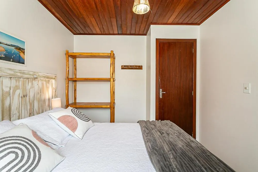 Recanto Das Palmeiras Guarda do Embau Guest house