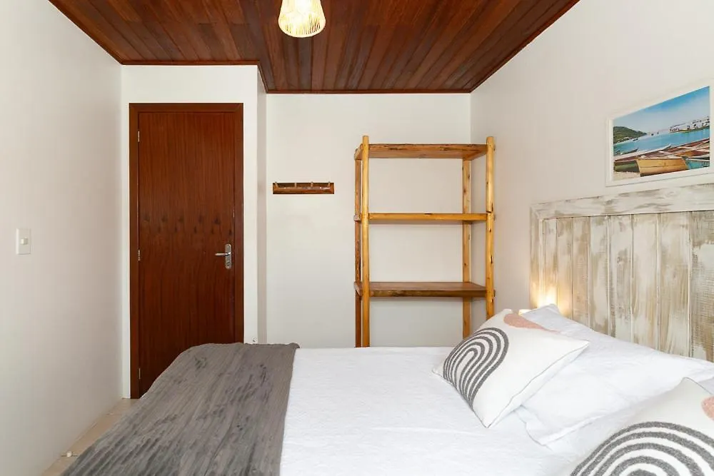 Recanto Das Palmeiras Guarda do Embau Guest house