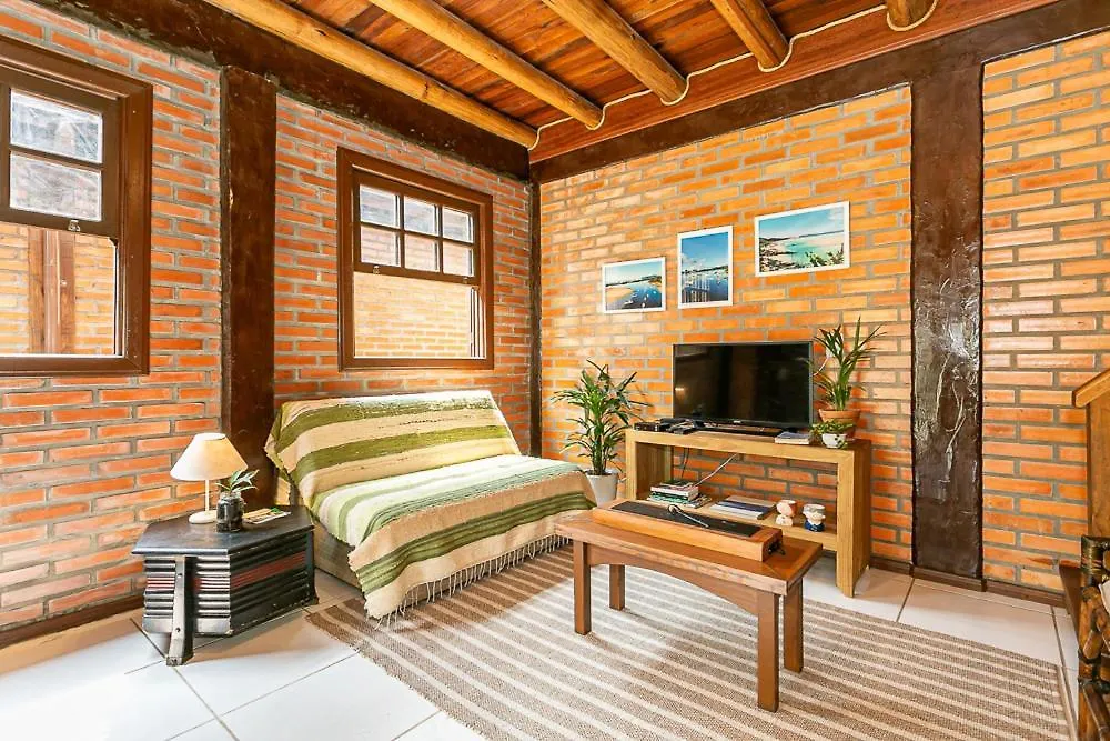 Recanto Das Palmeiras Guarda do Embau Guest house