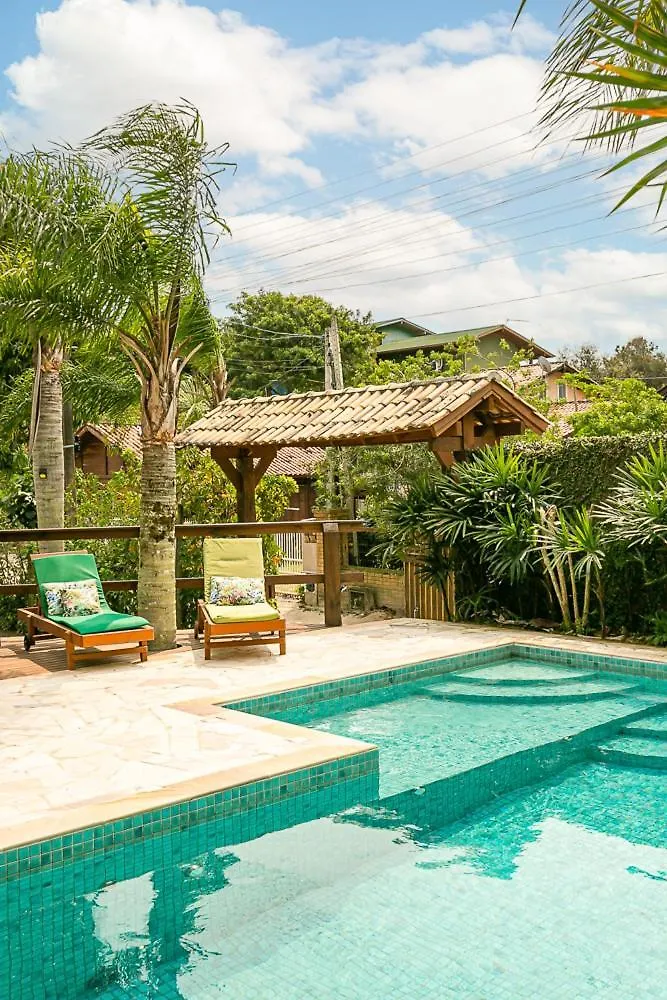 Recanto Das Palmeiras Guarda do Embau Guest house